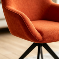 Chaise de salle à manger pivotante moderne avec accoudoirs, revêtement en tissu orange, chaise d'appoint avec pieds en métal noir, chaise de salle à manger de loisirs