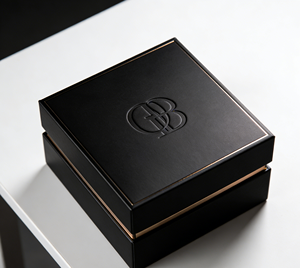 Caja de Regalo de Cartón Negra y Dorada con Forro de Esponja - Vietnam para Empaque de Lujo Certificado de Alta Gama - Product Image 2