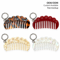 Newyeah Mini Peignes à cheveux portables en acétate, à bords ondulés, motif floral ajouré écaille de tortue, avec logo personnalisé OEM ODM, pour femmes, format poche, avec porte-clés