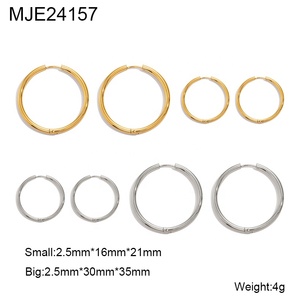 도매 패션 쥬얼리 변색 방지 PVD 금도금 미니멀리스트 Y2K 빅 후프 귀걸이 (여자용) - Product Image 6