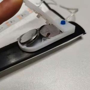 Abanico de Mano Plegable de Bambú con Luz LED, Personalizado con la Bandera del Orgullo Trans - Product Image 6