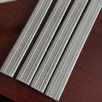 Profilé de fixation robuste et durable pour film de serre, avec fente pour carte, en aluminium zingué