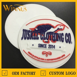 Etichetta in PVC Ecologica Personalizzata con Logo 3D in Rilievo per Abbigliamento Sportivo, Cappelli, Giacche, Jeans - Product Image 4