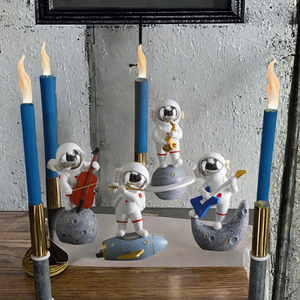 Figuras Decorativas de Resina Pequeñas, Pintadas a Mano, Impermeables, con Personajes de TV y Cine, Astronautas, para Decoración del Hogar - Product Image 3