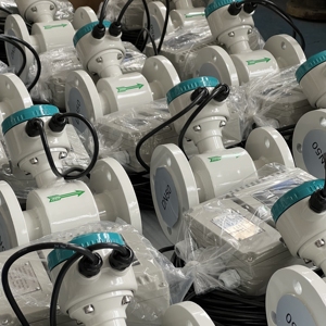 Độ chính xác cao điện từ lưu lượng kế tùy chỉnh thông minh điện từ đo lưu lượng cho nước sông OEM hỗ trợ - Product Image 6