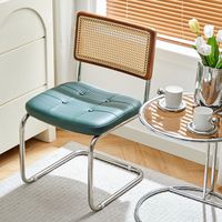 Chaise de salle à manger rembourrée en cuir PU avec pieds en métal chromé de qualité commerciale, conforme aux normes BIFMA X5.1 EN 16139