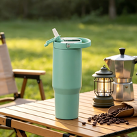 Gobelet isotherme en acier inoxydable de 32 oz grande capacité, anti-fuite, avec paille rabattable, idéal pour les sports de plein air, le camping et comme cadeau - Vente en gros