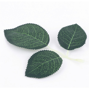 Feuilles de rose artificielles Tainen, trois feuilles, sérigraphiées vertes, pour décoration extérieure et accessoires de maison, moins de 30 cm, fleur de base - Product Image 2