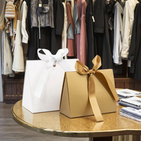Sac cadeau en carton blanc fait main avec logo personnalisé, petit nouveau produit avec ruban et fermeture magnétique pour cadeaux en papier