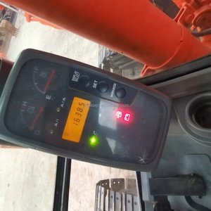 Excavadora Hitachi con buen mantenimiento en existencias para limpieza de residuos agrícolas y proyectos fluviales - Product Image 6