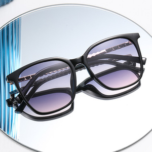 Gafas de Sol Cuadradas para Mujer Dl D7532, Color Marrón, Montura Metálica, Lentes TAC con Protección UV400, Estilo Urbano y Moderno - Product Image 5