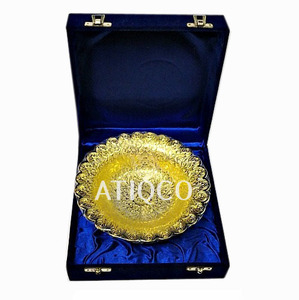 Frutero de latón chapado en oro en caja de terciopelo para regalos corporativos Bandeja elegante Plato seguro de alta calidad Ecológico - Product Image 1