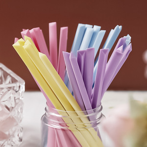 Pailles à boire Suidis multicolores en plastique réutilisables et écologiques pour les fêtes et les boissons - Product Image 1