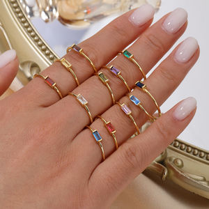 Anillo Fino de Plata Geométrico con Banda Delgada, Chapado en Oro de 18k, Plata de Ley S925, con Piedra Preciosa Baguette, Anillo ZC para Mujer - Product Image 2