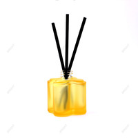 Vente en gros ensemble moderne et populaire de diffuseur de parfum à roseaux en forme de fleur bouteille de diffuseur de parfum d'huile en verre de luxe floral avec bâtonnets de rotin