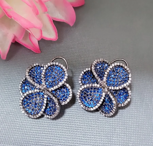 Pendientes de perlas de imitación Twini chapados en oro CZ, estilo victoriano, diseño de flores, colección de aniversario AE 014 - Product Image 1