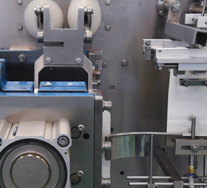 Multifunktionale Vollautomatische Abfüll- und Etikettiermaschine für Getränke und Flüssigkeiten Standard-Doypack Horizontale Maschine CE 80-120 Stück/Minute Hohe Effizienz - Product Image 4