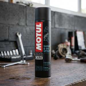 Motul E10 Shine E Go 400 ml Spray Lucidante al Silicone per Auto Applicazione Made in Italy - Product Image 2