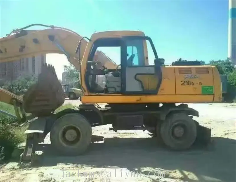 second hand excavator Used Hyundai 210w-5 wheel excavator good price