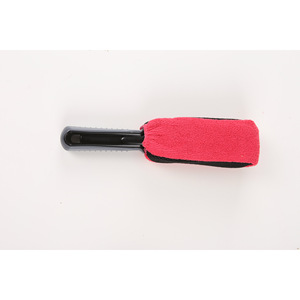 Microfiber Long Handled Tire <b>Brush</b> 27Cm <b>For</b> Car <b>Cleaning</b> Wheel <b>Brush</b> With Red Black Cloth Cover - Product Image 2