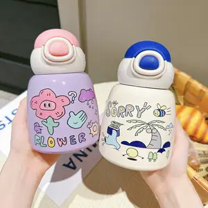 Schöne niedliche Kinder Schule Sportgetränk isolierte Baby-Wasserflaschen Kind Staubflasche