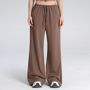 Pantalon de détente personnalisé à marque privée, taille élastique confortable, couleur unie, coupe ample, pantalon de yoga à jambes larges pour femmes - Product Image 1