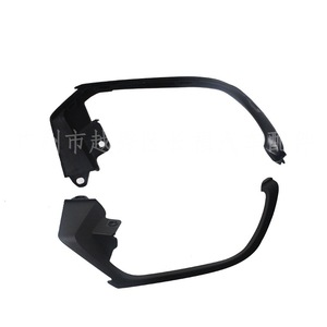 Soporte de escape del parachoques trasero Toyota 71519-TVA-A10 71514-TVA-A10 Izquierdo y Derecho 2018 2019 2020 - Product Image 1