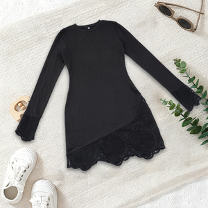 Vestido de Punto Sólido Lavable al por Mayor, Estilo Inocente y Seductor, Cuello Redondo, Manga Larga con Paneles de Encaje, Vestido Mini Ajustado para Mujer - Product Image 2