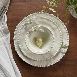 Vente en gros de vaisselle française en céramique avec nœuds perlés, assiettes en céramique, bols en céramique, assiettes à dessert, assiettes à gâteau et assiettes à thème féerique - Product Image 5