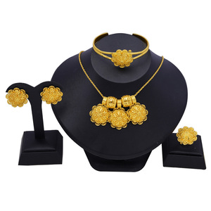 Perhiasan Lapis Emas 24K <span class=keywords><strong>Saudi</strong></span> <span class=keywords><strong>Set</strong></span> Bunga Kalung Anting Cincin Gelang Afrika Pernikahan Pengantin 4pcs <span class=keywords><strong>Set</strong></span> - Product Image 6