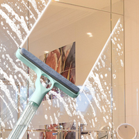 FF5585 Outil de nettoyage de vitres 4-en-1 à long manche, raclette de nettoyage pour salle de bain, porte vitrée, miroir, tampon éponge, pulvérisateur et raclette à eau