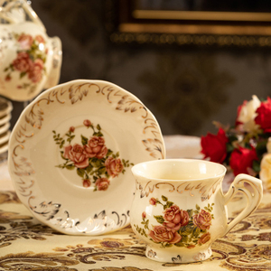 <span class=keywords><strong>Set</strong></span> di Tazze da Tè in Ceramica Dipinte a Mano con Motivi Floreali Europei, con Piattino e Cucchiaino per Casa e Caffetteria - Product Image 3