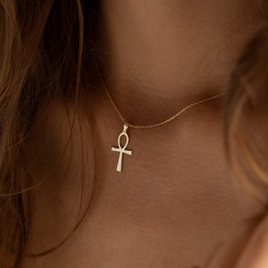 Nueva tendencia, Gargantilla cruzada de doble capa, collar delicado de acero inoxidable con cadena trenzada, collar cruzado para mujer <span class=keywords><strong>2025</strong></span> - Product Image 4