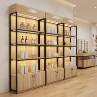 Meuble de présentation cosmétique en bois avec éclairage LED, couleur et dimensions personnalisables, étagères durables et faciles à nettoyer