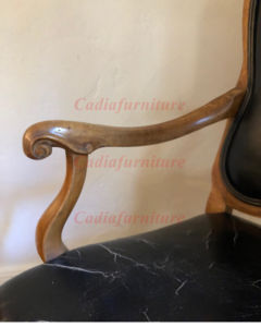 Fauteuils d'époque <span class=keywords><strong>Louis</strong></span> <span class=keywords><strong>XV</strong></span> sculptés en cuir noir véritable Fauteuils de salon classiques du XVIIIe siècle - Product Image 3