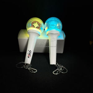 RICHSHINING llavero LED colorido con forma de diamante personalizado OEM Mini Fanlight llavero de alto brillo cordón Mini LED Stick - Product Image 6