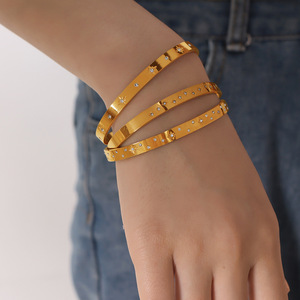 Pulseras de Cristal con Baño de Oro de 18K, Acero de Titanio con Diseño de Estrella e Incrustaciones de Diamantes de Imitación, Joyería para Mujer de Uso Diario - Product Image 3