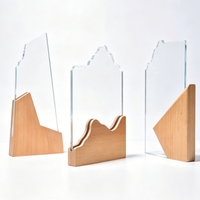 Expédition directe d'usine, vente en gros, trophée en cristal personnalisé avec base en bois, trophée en verre transparent, cadeau personnalisable