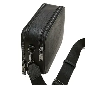 New Design Bag Fashion Vanity Zipper Case Custom Logo Hanging Men Crossbody Bag