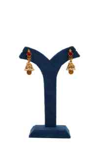 Conjunto de Collar Choker Kundan Chapado en Oro con Gotas de Perlas, Piedras Rojas y Verdes y Dijes de Monedas, Joyería Nupcial Tradicional India - Product Image 2