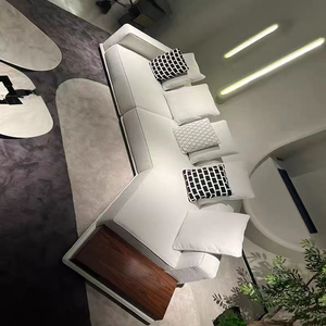 Sofá Seccional de Cuero Genuino Italiano Moderno, Estilo Minimalista Masculino para Interiores Contemporáneos de Villas - Product Image 3