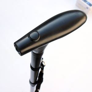 Bastón triangular plegable de aleación de aluminio para personas mayores, bastón telescópico ajustable con luz, color negro - Product Image 1