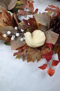 Couronne d'automne personnalisée à succès pour la décoration du Festival de la Récolte, avec feuilles d'érable et cônes de pin - Product Image 5