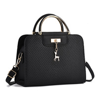 Tendance Logo personnalisé Filles en cuir PU Grand sac de messager carré Sac à main classique avec fermeture à glissière
