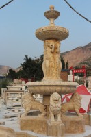 Sculpture de paysage classique de grande taille pour jardin extérieur, personnalisée en usine, fontaine en marbre beige classique, statue humaine et cheval