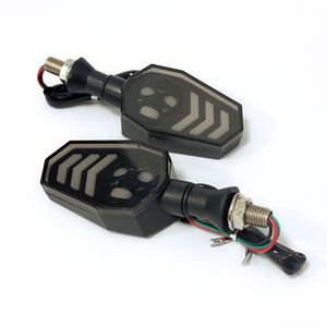Luz de señal de giro para motocicleta con diseño de calavera, 12V, LED universal, material ABS, para actualización y reequipamiento - Product Image 3