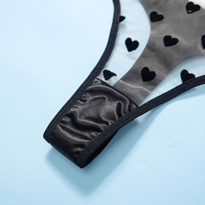 Conjunto de lencería sexy de malla transparente y cuero PU con bordado de amor, sujetador de talle bajo y bragas - Product Image 4