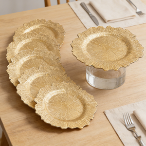 Assiettes de présentation rouges en plastique brillant de 13 pouces, bord floral, luxe, dorées, pour décoration de mariage, jetables - Product Image 1