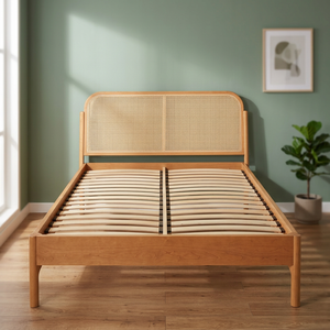 Lit plateforme minimaliste de style Mid-Century avec tête de lit incurvée en rotin, sommier à lattes et pieds coniques – Tailles Queen/King pour chambre à coucher - Product Image 1