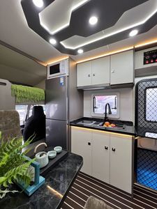 Personnalisation de camions Foton, camping-cars et véhicules de loisirs pour l'aventure - Product Image 6